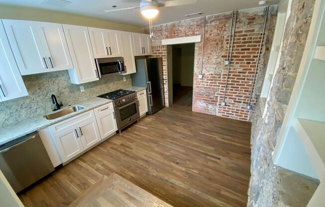 1 bed, 1 bath, 420 sqft, $1,500, Unit 009