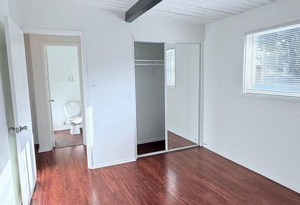 2 beds, 1 bath, 800 sqft, $2,200, Unit 10