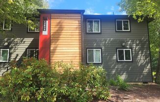 Cozy one-bedroom in nicely kept complex with Pool, Sauna, Tennis Court and more!