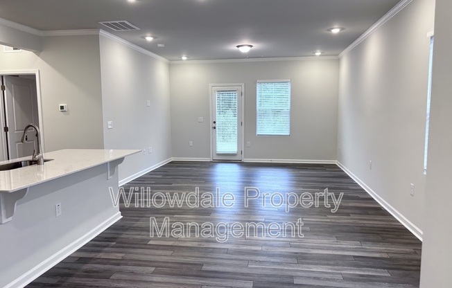 913 ASPEN POINTE TRL