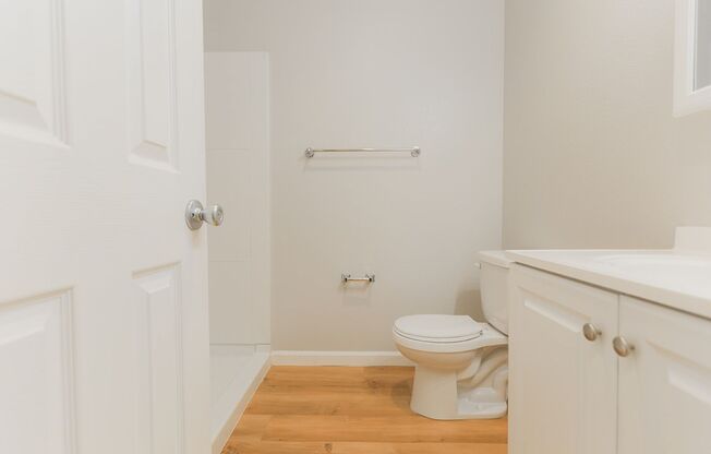 3 beds, 2 baths, 1,028 sqft, $4,185, Unit 109