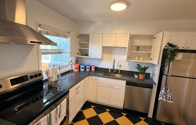 2 beds, 1 bath, 801 sqft, $1,799, Unit 3020-06