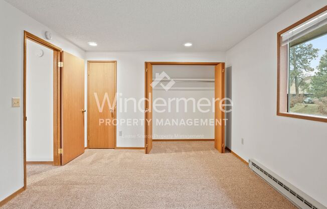 2 beds, 1.5 baths, $1,495, Unit 2706