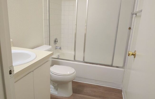 1 bed, 1 bath, 625 sqft, $1,299, Unit 121