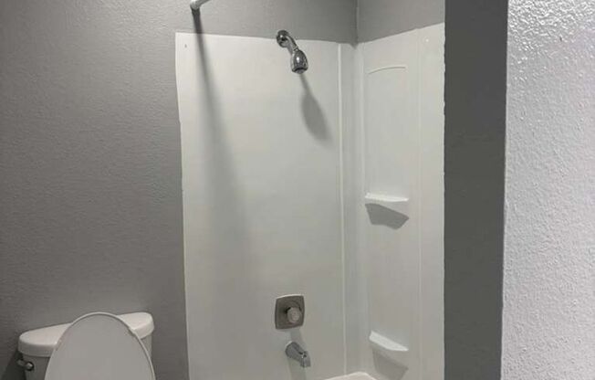 2 beds, 1 bath, 867 sqft, $1,285, Unit 601 I201