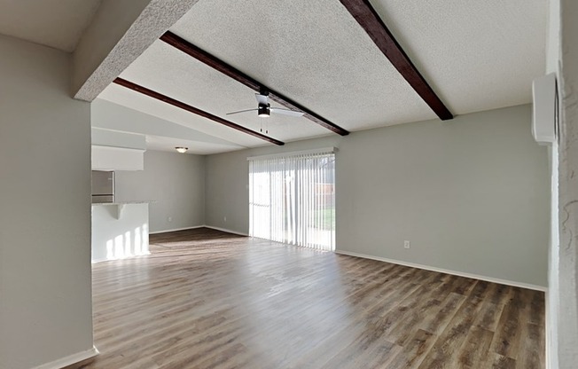 2312 SUFFOLK LN