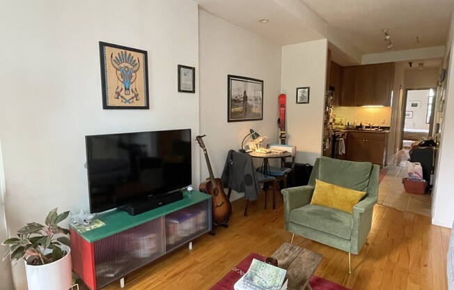 221 VAN BRUNT ST