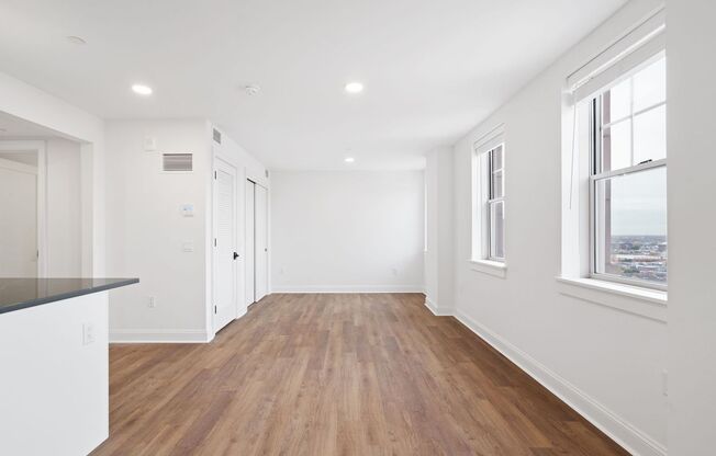 Studio, 1 bath, 576 sqft, $2,495, Unit 404
