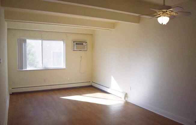 1 bed, 1 bath, $1,200