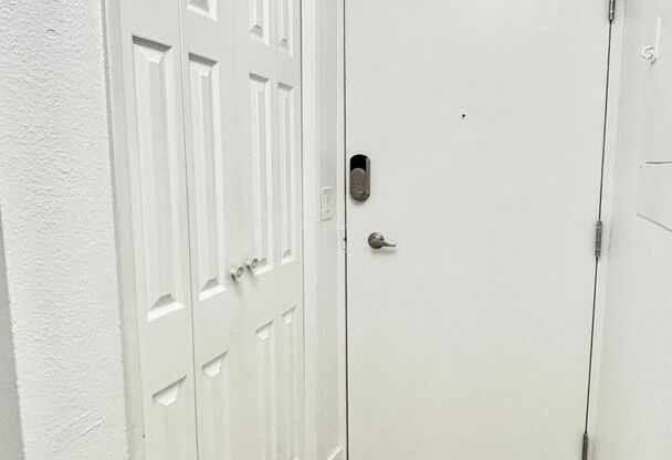 1 bed, 1 bath, 465 sqft, $1,325, Unit 310