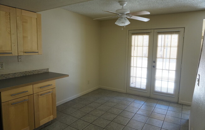 2 beds, 1.5 baths, $1,250, Unit # 1041