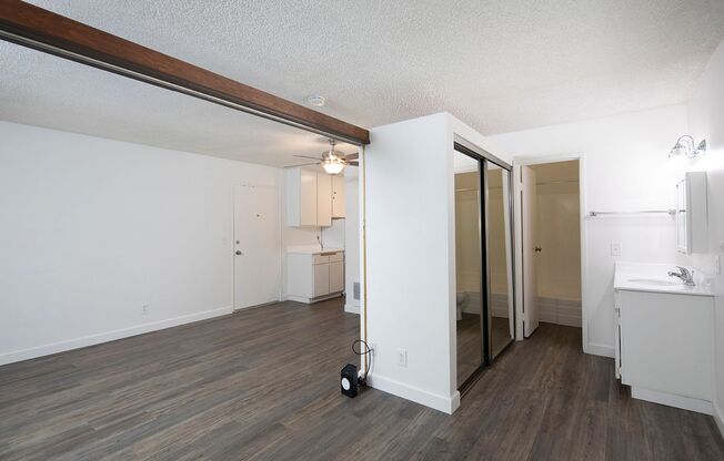 Studio, 1 bath, 455 sqft, $1,895, Unit 049