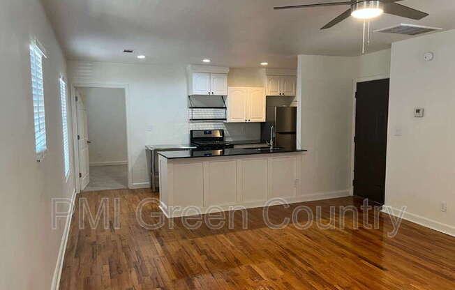 1409 S QUINCY AVE