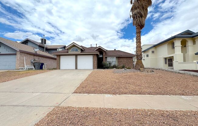 North Hills 3 Bed Refrig A/C!