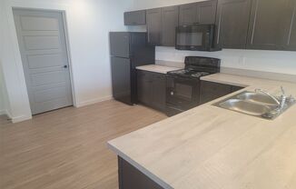 2 beds, 2 baths, 1,072 sqft, $1,950, Unit B2