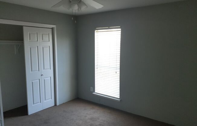 2 beds, 2.5 baths, 1,300 sqft, $1,400, Unit 6910