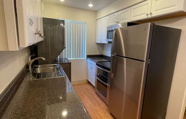 1 bed, 1 bath, 592 sqft, $1,075, Unit 97