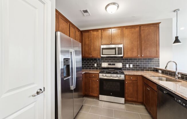 2 beds, 2 baths, 1,161 sqft, $2,540, Unit 2919