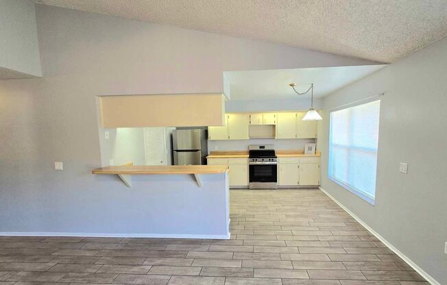 Spacious 3 Bedroom / 2 Bath with inside washer/dryer hookups NOW AVAILABLE off W Pipkin Rd in Lakeland