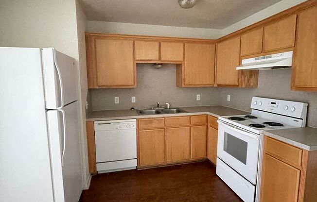 2 beds, 1.5 baths, 961 sqft, $895