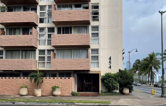 1 bed, 1 bath, $2,500