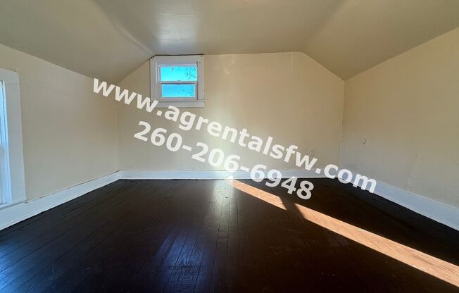 3 beds, 1 bath, $925