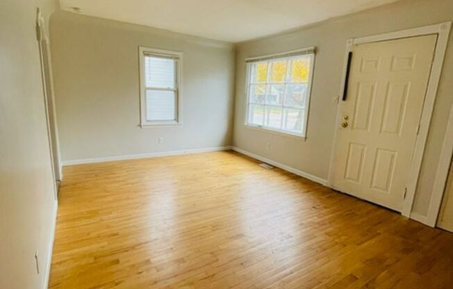 Beautiful 2 Bedroom 1 Bathroom now available for rent