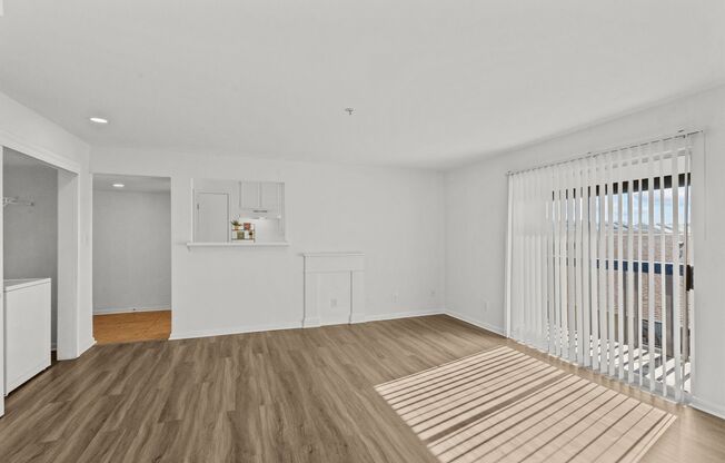 2 beds, 2 baths, 853 sqft, $1,400, Unit #370