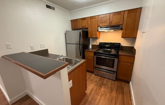 Studio, 1 bath, 400 sqft, $1,100, Unit 24F-104