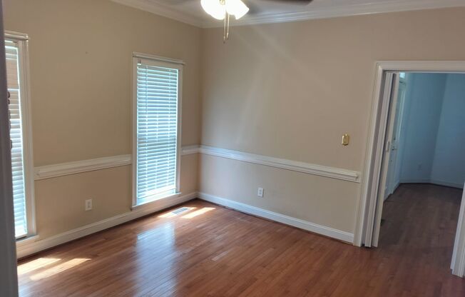 3 beds, 2 baths, $2,500