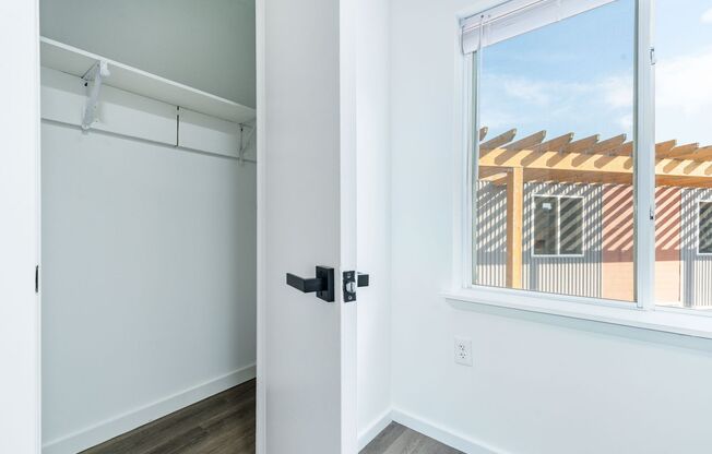 1 bed, 1 bath, 457 sqft, $1,325, Unit 37