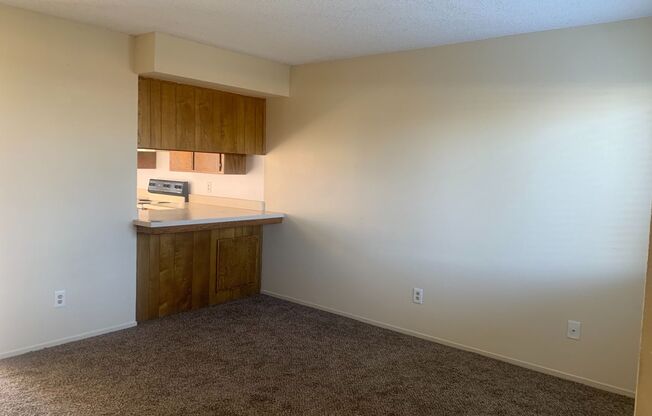 2 beds, 1 bath, 1,040 sqft, $1,175