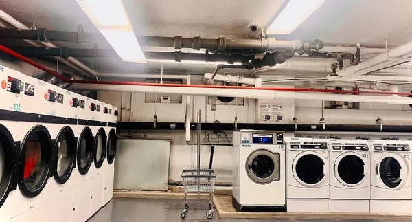 1 bed, 1 bath, 809 sqft, $2,676.92