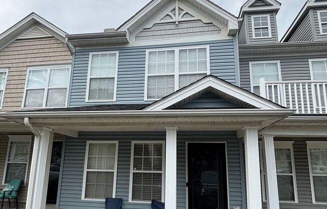 Adorable Townhouse in Autumn Ridge Neighborhood, Convenient to I-24