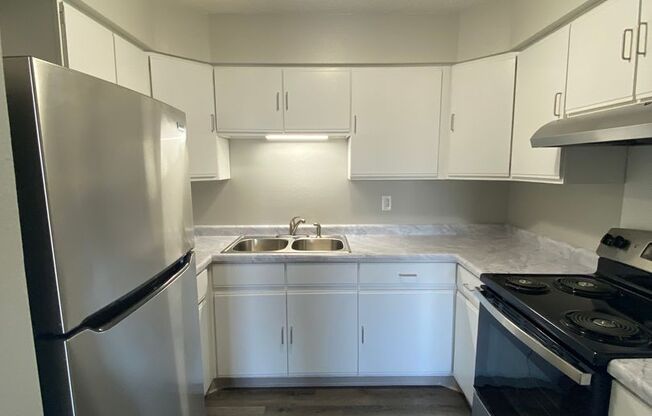 1 bed, 1 bath, $725, Unit 1600 Linden Street #4