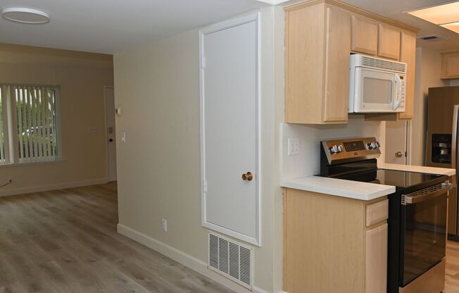 215 Chantilley Ln San Jose - 2 story 3 bed 1.5 bath Condo