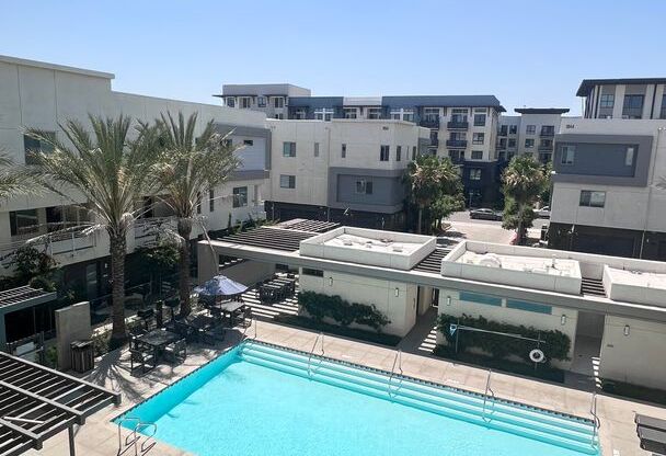 Move in special! $500 off first months rent!