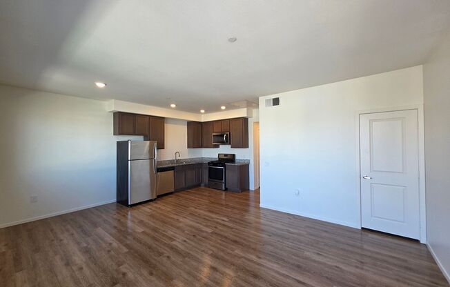 2 beds, 2 baths, 900 sqft, $2,795, Unit 148-204