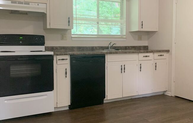 2 beds, 1 bath, 700 sqft, $880, Unit 9018