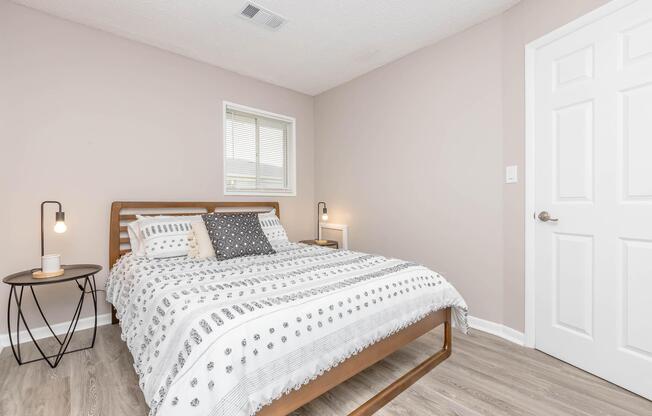 2 beds, 1 bath, 629 sqft, $924