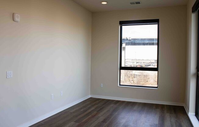 2 beds, 1 bath, 983 sqft, $3,000, Unit 213