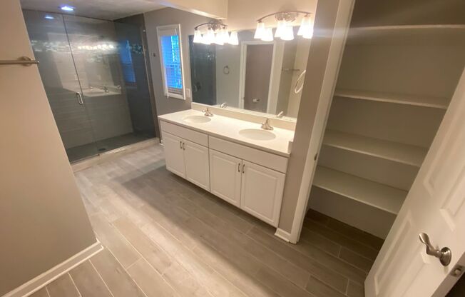 4 beds, 2.5 baths, $4,199