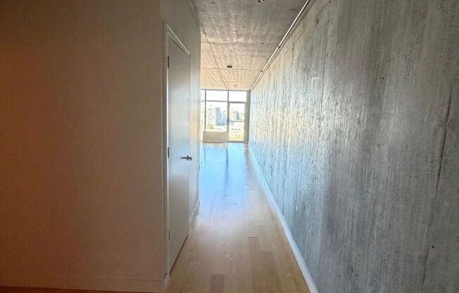 Studio, 1 bath, 700 sqft, $1,600, Unit CIV903