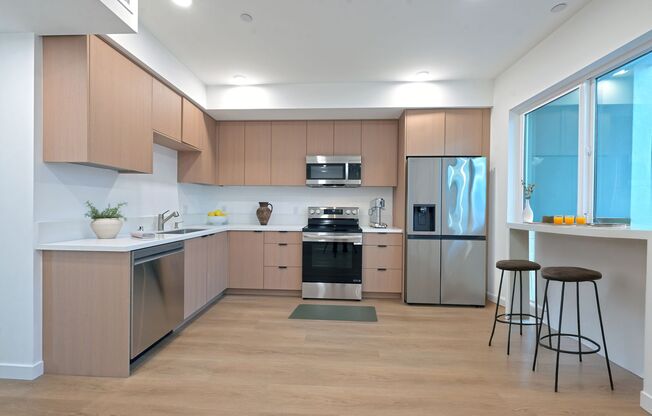 2 beds, 2 baths, $2,475, Unit 503