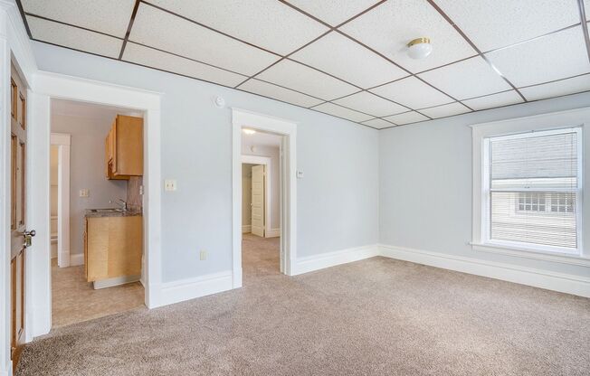 1147 Hermitage SE