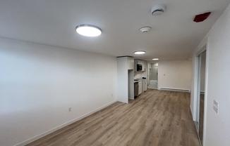 5 BELLINGHAM AVE