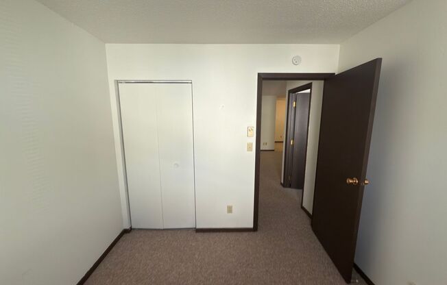 2 beds, 1 bath, 800 sqft, $949, Unit 365 - 6