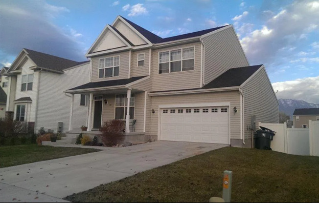 4 beds, 2.5 baths, $2,195