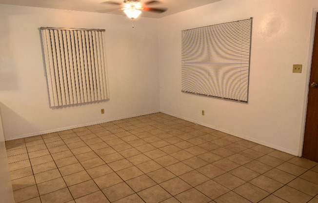 843 W WALNUT AVE