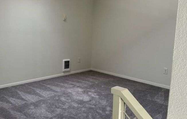 2 beds, 1 bath, 700 sqft, $1,400, Unit 213